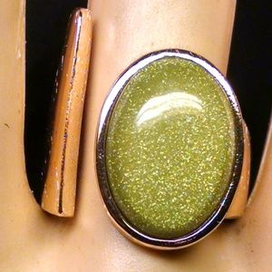 Elegant Vintage Antique Style Green Stone Ring